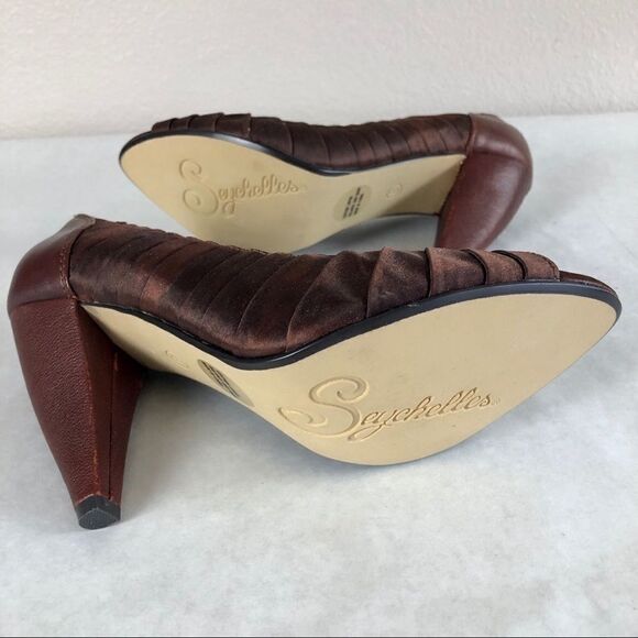 Seychelles Satin/Leather Embellished Peep Toe Heel - Picture 7 of 8